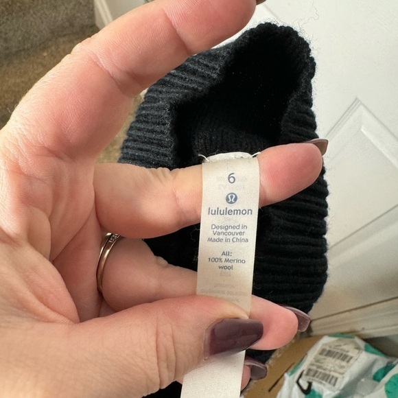 LULULEMON Warm and Restore 100% merino wool sweater Size 6 Black - Picture 3 of 6